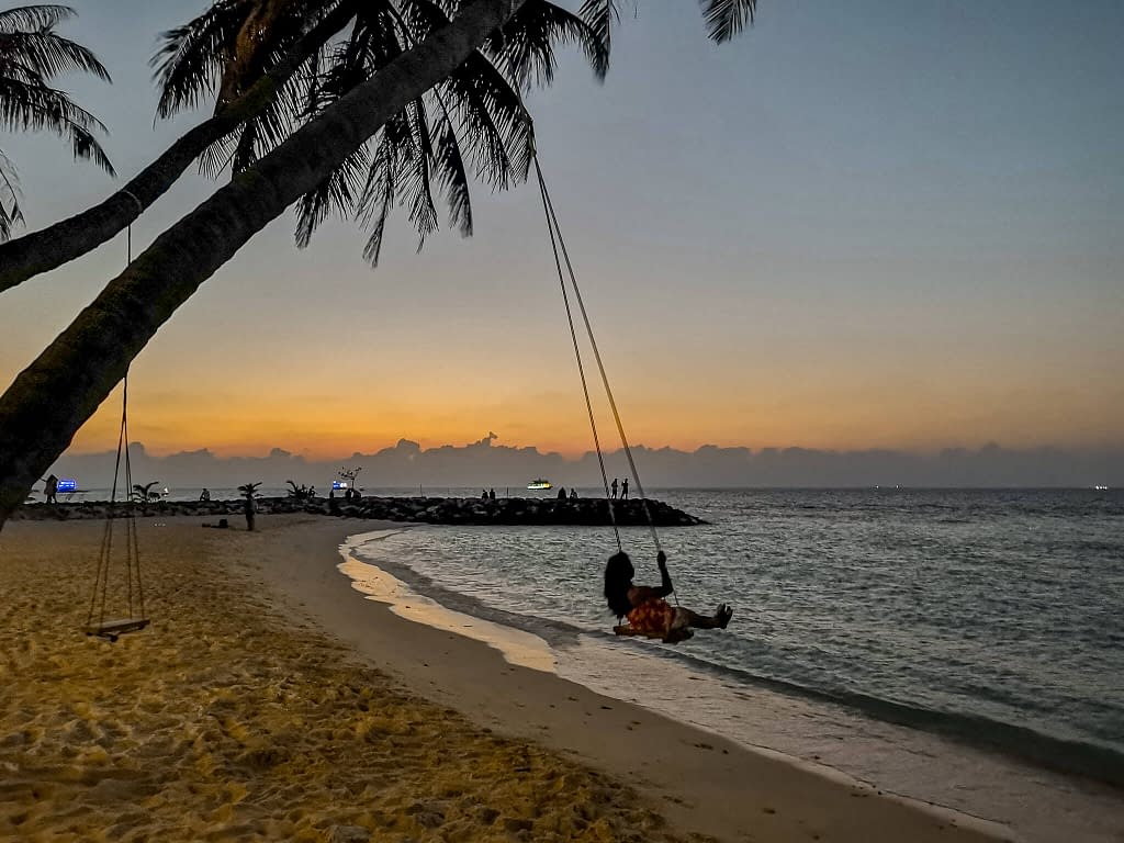 sunset_bikinibeach_maafushi_maldives